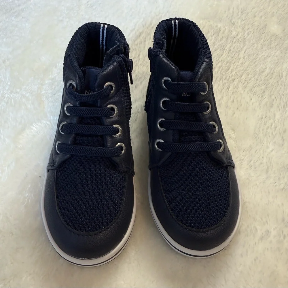 Nautica Navy Blue Kids Sneakers with Zip Closure Size 8
